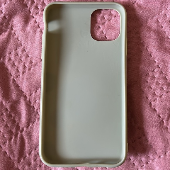 iPhone 11 avocado case - Picture 2 of 2